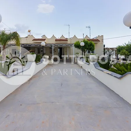 Blue Horizon - With Pool Holiday home Porto Cesareo